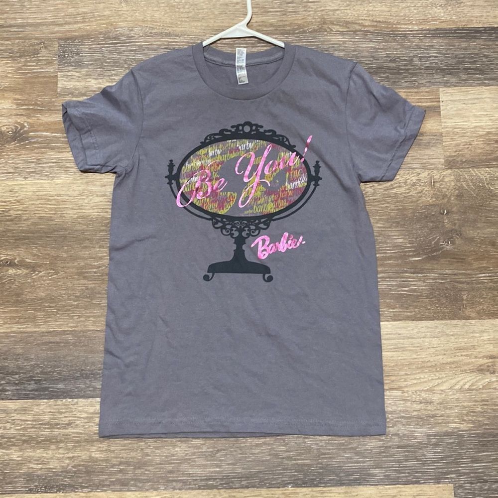 E143 Be You Barbie Grey Sz. L  T-shirt  NWOT